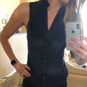 Navy sleeveless button up women’s shirt XXS